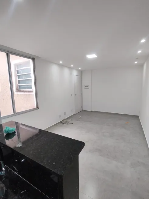 Foto 1 de Apartamento com 2 Quartos para alugar, 48m² em Jardim Mariléa, Rio das Ostras