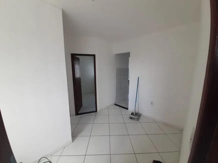 Foto 1 de Apartamento com 2 Quartos para alugar, 38m² em Campo Limpo, Feira de Santana