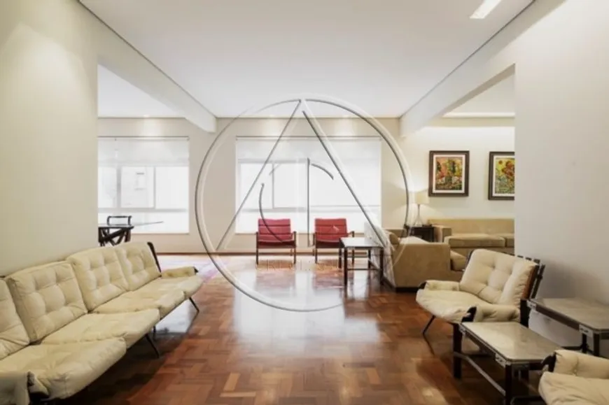 Foto 1 de Apartamento com 3 Quartos para venda ou aluguel, 239m² em Higienópolis, São Paulo