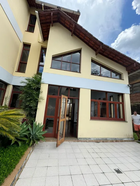 Foto 1 de Casa com 6 Quartos para alugar, 291m² em Independência, Petrópolis