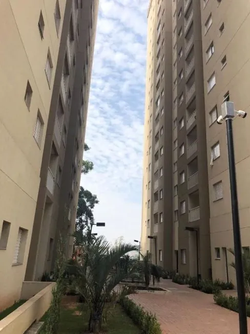 Foto 1 de Apartamento com 2 Quartos à venda, 48m² em Jardim Henriqueta, Taboão da Serra