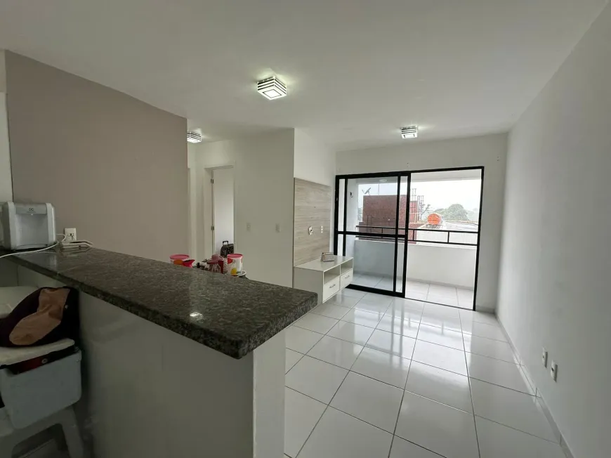 Foto 1 de Apartamento com 2 Quartos à venda, 52m² em Centro, Lauro de Freitas