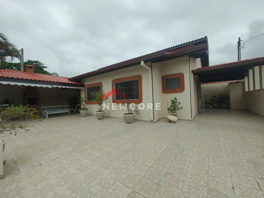 Foto 1 de Casa com 2 Quartos à venda, 166m² em Nova Peruíbe, Peruíbe