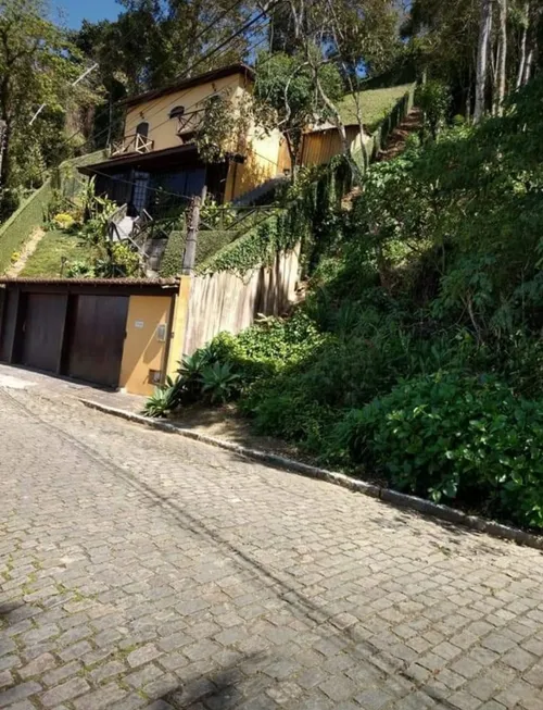 Foto 1 de Lote/Terreno à venda, 472m² em Quitandinha, Petrópolis