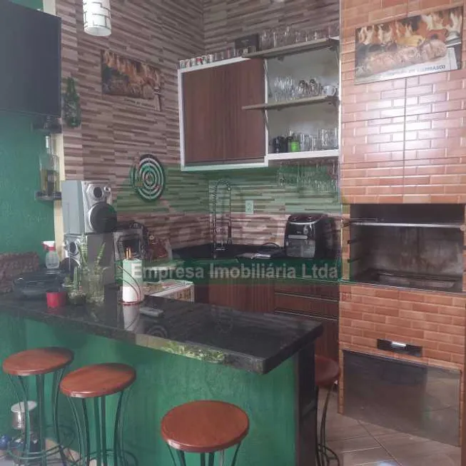 Foto 1 de Casa com 5 Quartos à venda, 240m² em Redenção, Manaus