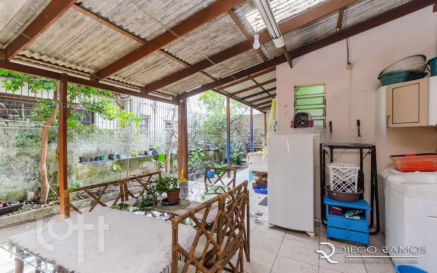 Foto 1 de Casa com 3 Quartos à venda, 206m² em Rio Branco, Porto Alegre