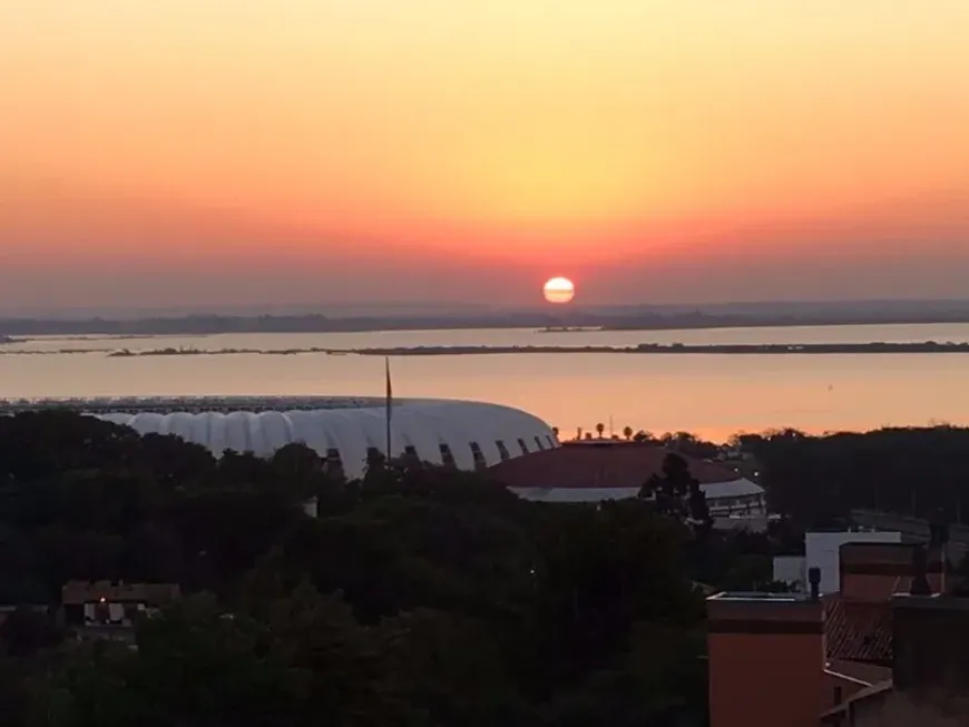 Foto 1 de Casa de Condomínio com 4 Quartos à venda, 351m² em Santa Tereza, Porto Alegre