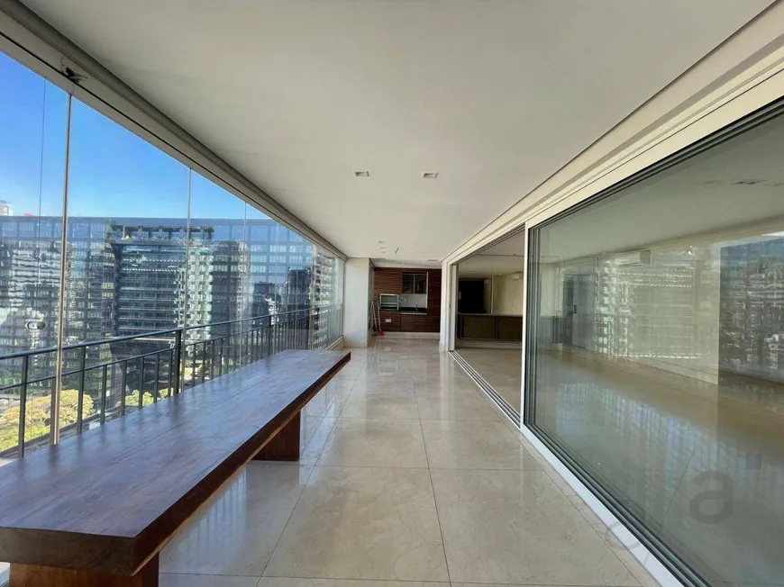 Foto 1 de Apartamento com 4 Quartos para venda ou aluguel, 223m² em Itaim Bibi, São Paulo