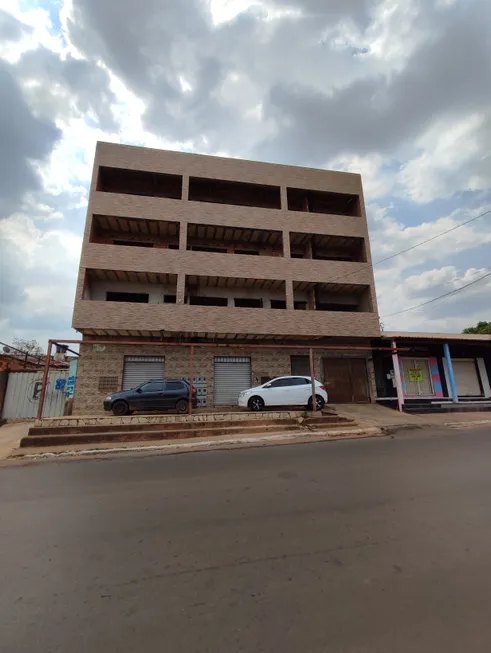 Foto 1 de Prédio Comercial com 12 Quartos à venda, 400m² em Vale do Pedregal, Novo Gama