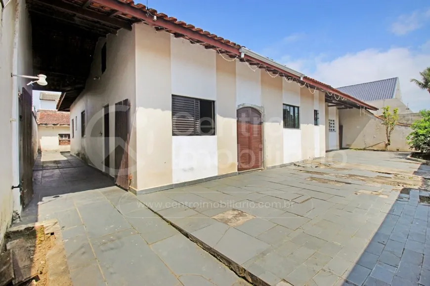 Foto 1 de Casa com 5 Quartos à venda, 194m² em Jardim Três Marias, Peruíbe