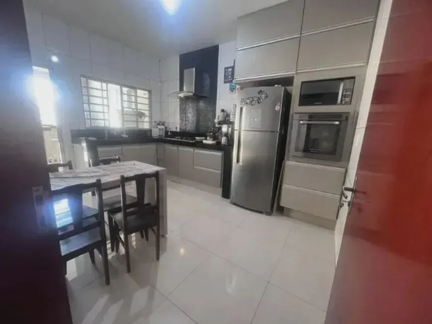 Foto 1 de Casa com 2 Quartos à venda, 180m² em Jardim Guaiúba, Guarujá