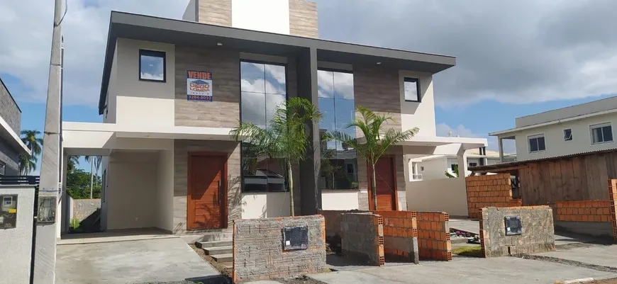 Foto 1 de Casa com 3 Quartos à venda, 158m² em Cachoeira do Bom Jesus, Florianópolis