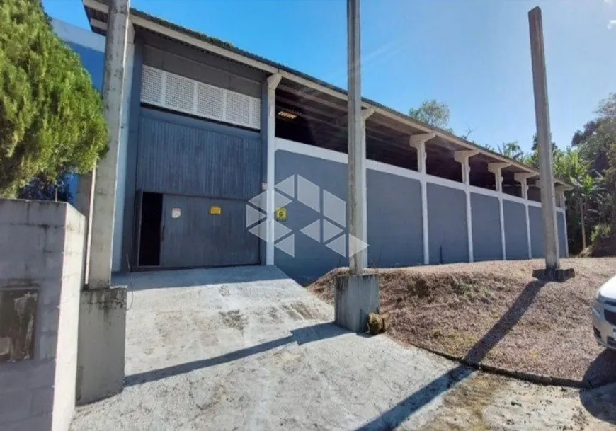 Foto 1 de Galpão/Depósito/Armazém à venda, 1100m² em Potecas, São José