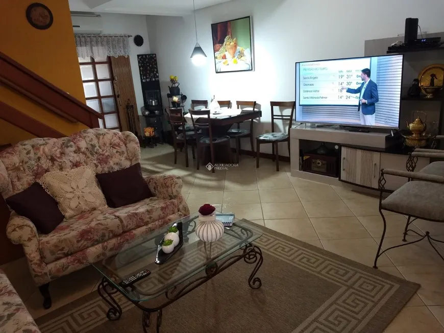 Foto 1 de Casa de Condomínio com 3 Quartos à venda, 117m² em Hípica, Porto Alegre