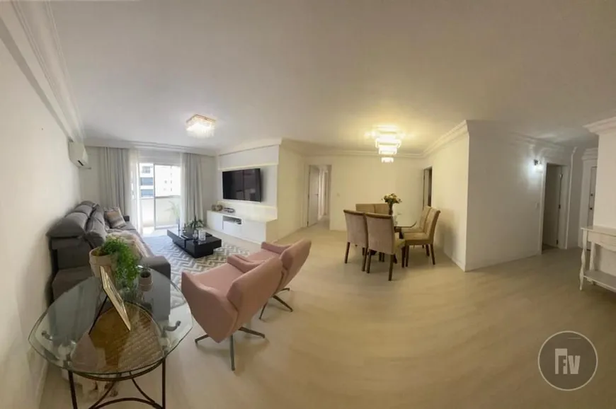 Foto 1 de Apartamento com 3 Quartos à venda, 159m² em Centro, Balneário Camboriú