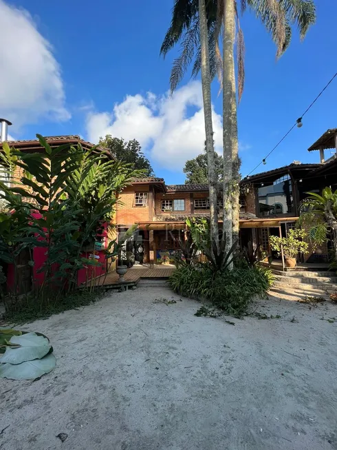 Foto 1 de Sobrado com 5 Quartos à venda, 410m² em Boiçucanga, São Sebastião