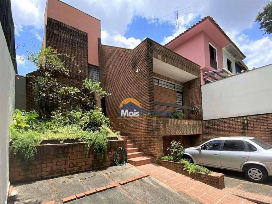 Foto 1 de Casa com 4 Quartos à venda, 210m² em Jardim Peri-Peri, São Paulo