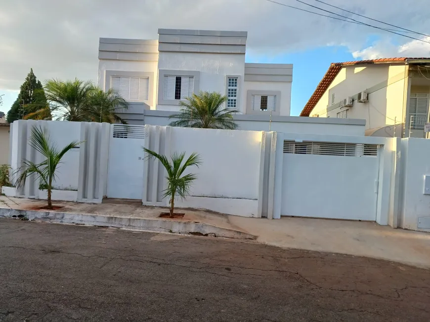 Foto 1 de Sobrado com 4 Quartos à venda, 202m² em Setor Sul, Goiânia