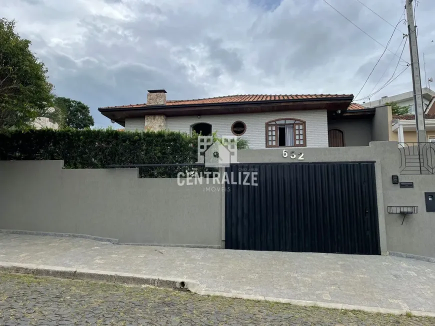 Foto 1 de Casa com 4 Quartos à venda, 791m² em Ronda, Ponta Grossa