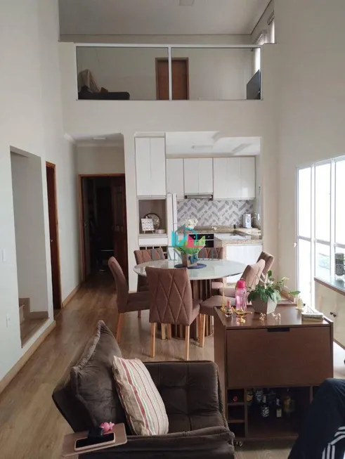 Foto 1 de Casa de Condomínio com 3 Quartos à venda, 177m² em Residencial Village Damha II, Araraquara