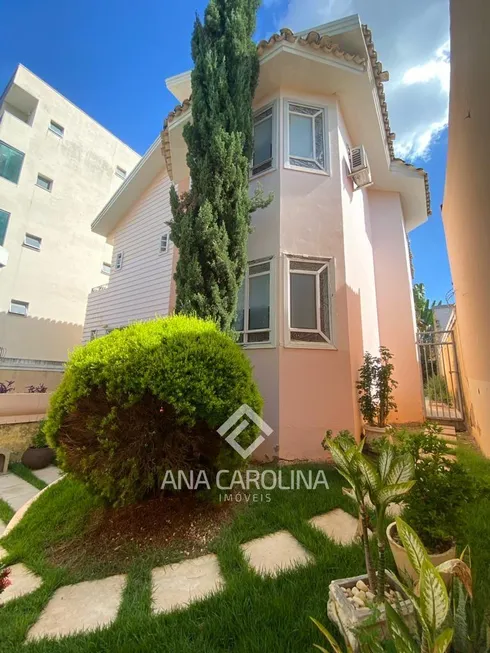Foto 1 de Casa com 3 Quartos à venda, 360m² em Jardim Panorama, Montes Claros