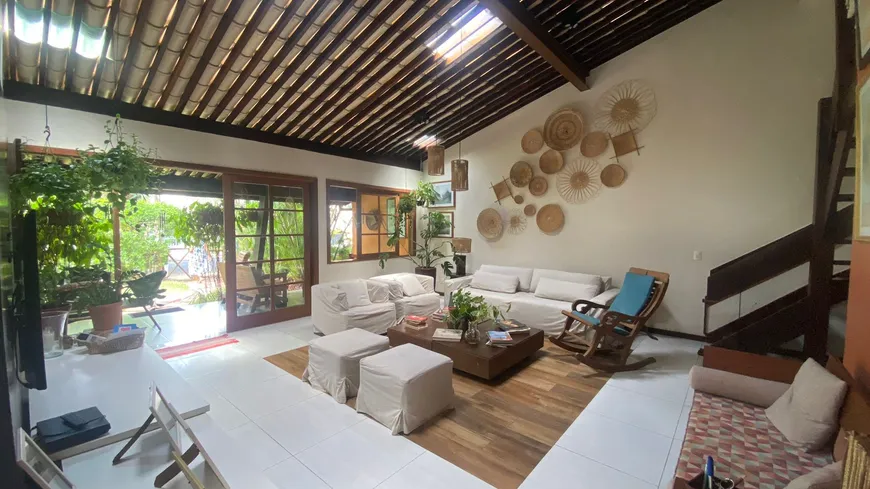 Foto 1 de Casa de Condomínio com 4 Quartos à venda, 108m² em Itapuã, Salvador