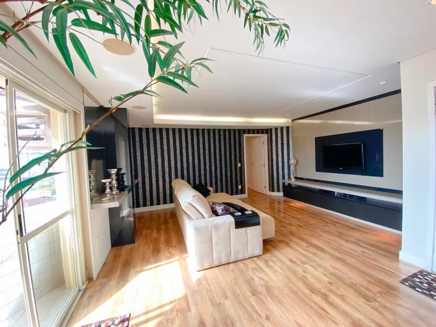 Foto 1 de Apartamento com 2 Quartos à venda, 163m² em Centro, Joinville