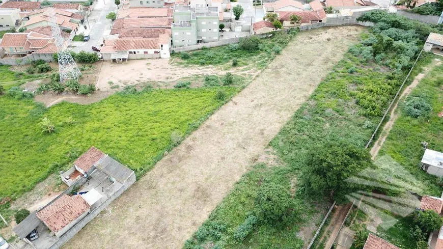 Foto 1 de Lote/Terreno à venda, 3300m² em Independencia, Taubaté