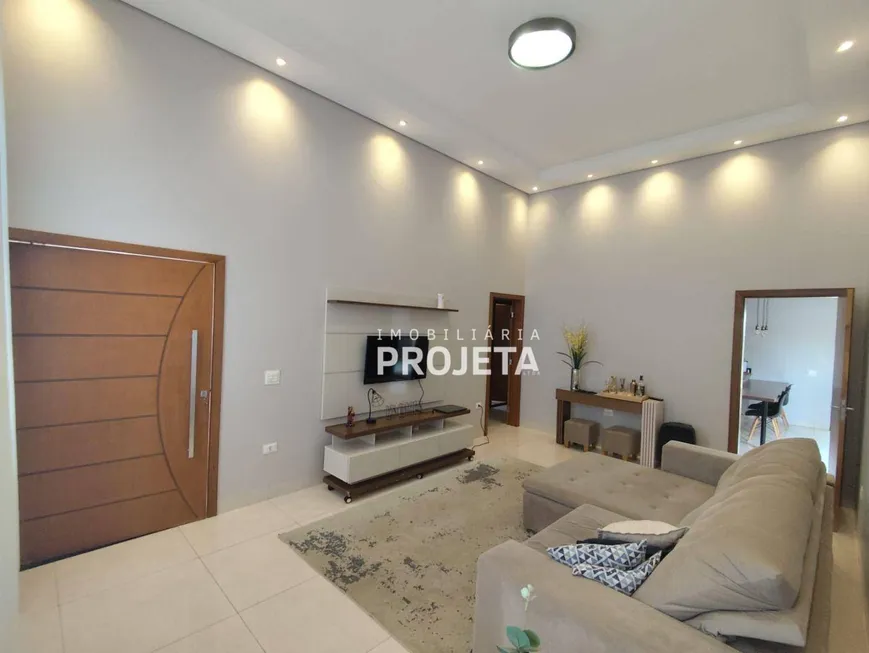 Foto 1 de Casa com 3 Quartos à venda, 165m² em Centro, Regente Feijó