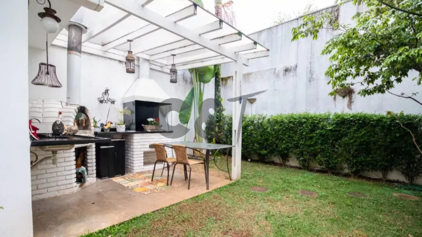 Foto 1 de Casa com 4 Quartos à venda, 280m² em Jardim Prudência, São Paulo