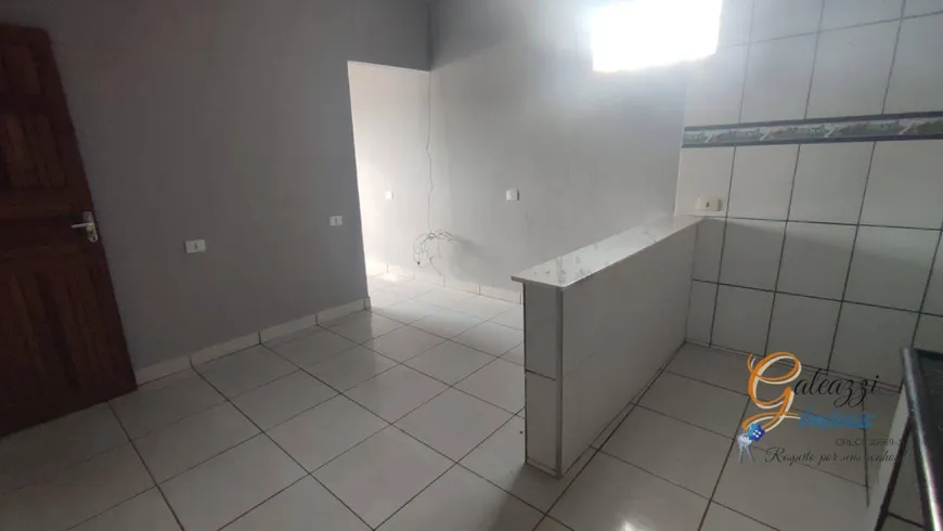 Foto 1 de Casa com 1 Quarto para alugar, 35m² em Jardim Três Marias, Taboão da Serra