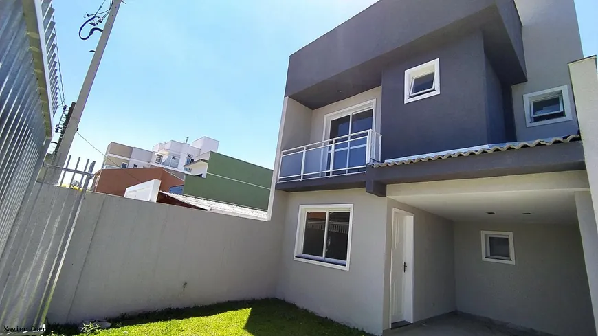 Foto 1 de Sobrado com 3 Quartos à venda, 120m² em Fazendinha, Curitiba