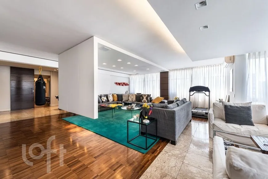 Foto 1 de Apartamento com 3 Quartos à venda, 250m² em Consolação, São Paulo