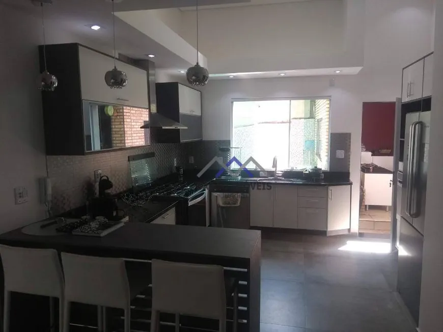 Foto 1 de Casa com 4 Quartos à venda, 300m² em Jardim Pacaembú, Jundiaí