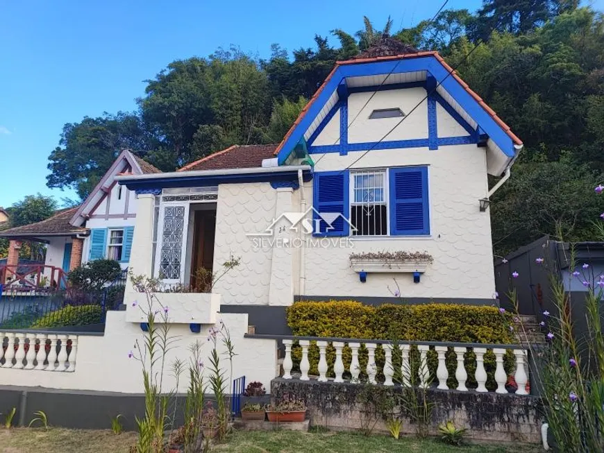 Foto 1 de Casa com 4 Quartos à venda, 180m² em Valparaiso, Petrópolis