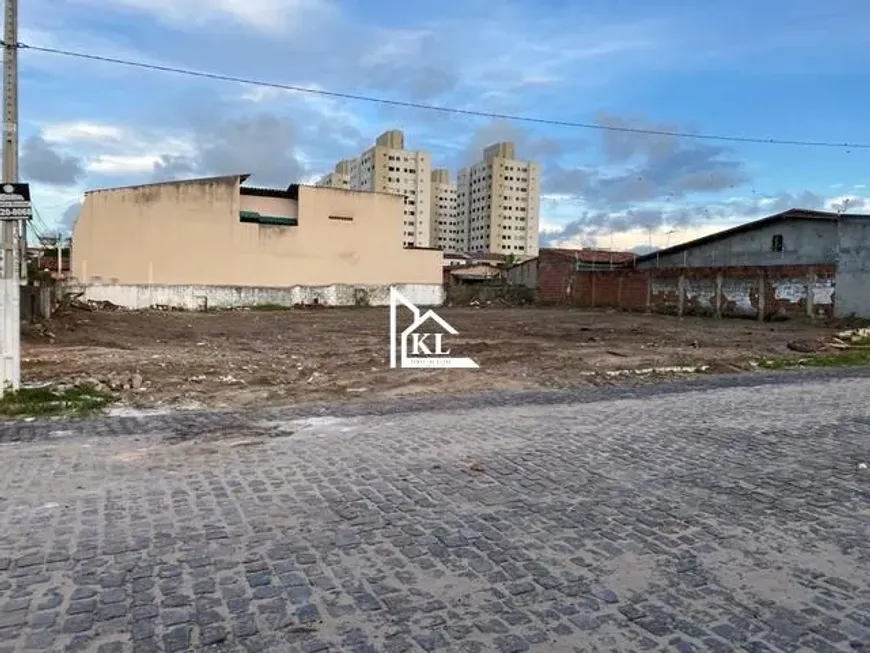 Foto 1 de Lote/Terreno à venda, 900m² em Emaús, Parnamirim