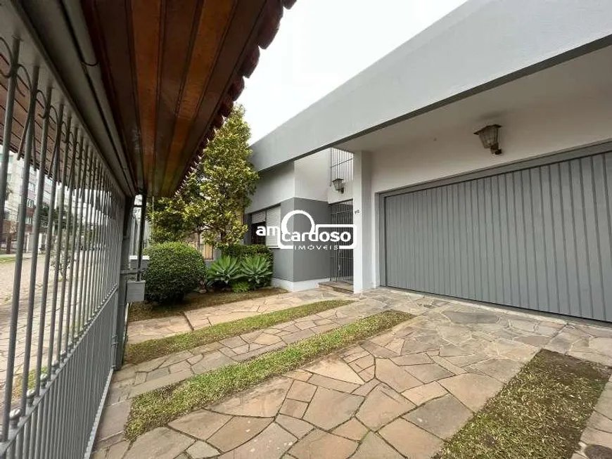 Foto 1 de Casa com 3 Quartos à venda, 217m² em Jardim Lindóia, Porto Alegre