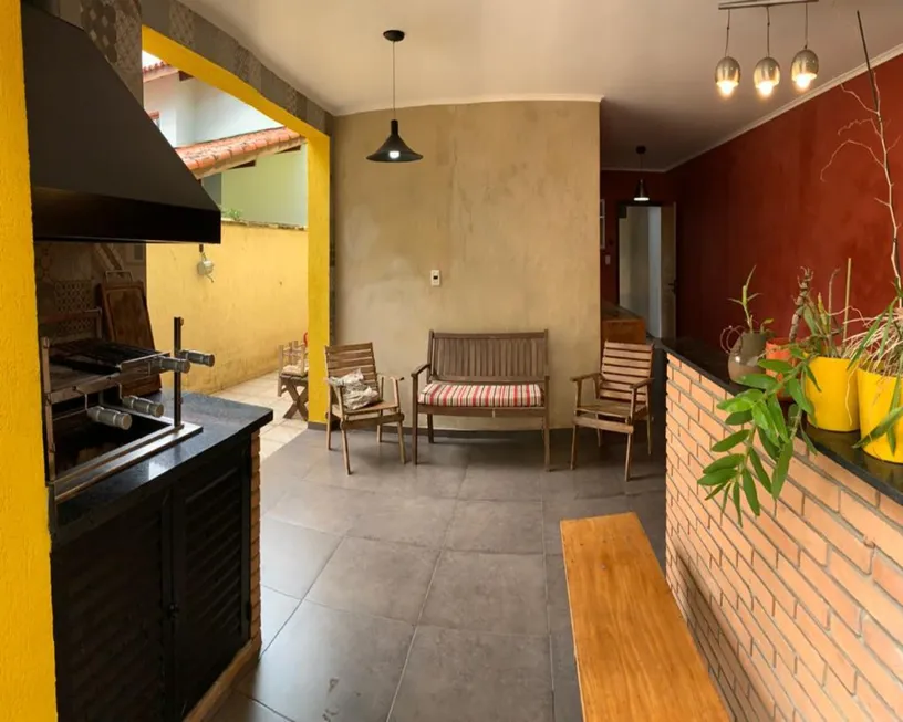 Foto 1 de Casa com 3 Quartos à venda, 240m² em Jardim Olympia, São Paulo