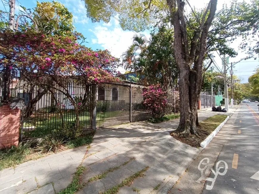 Foto 1 de Casa com 4 Quartos para venda ou aluguel, 300m² em Alto de Pinheiros, São Paulo