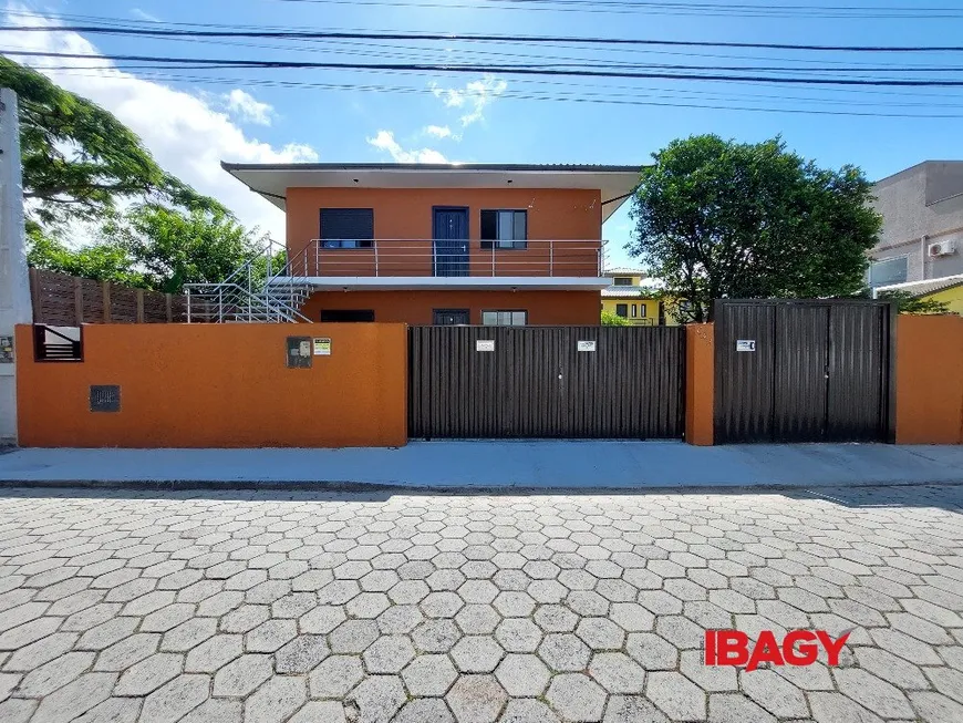 Foto 1 de Casa com 3 Quartos para alugar, 78m² em Campeche, Florianópolis