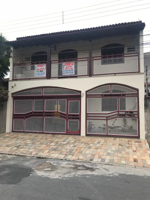 Foto 1 de Casa com 5 Quartos à venda, 205m² em Jardim Califórnia, Contagem