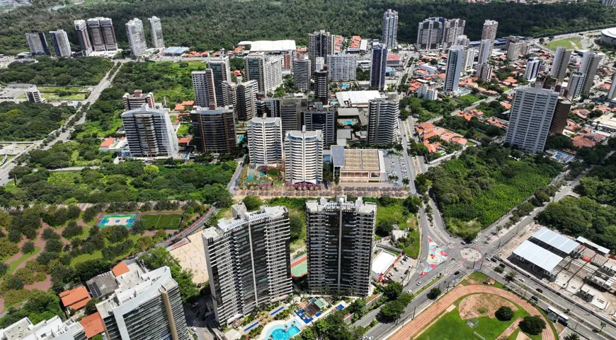 Foto 1 de Apartamento com 4 Quartos à venda, 235m² em Guararapes, Fortaleza