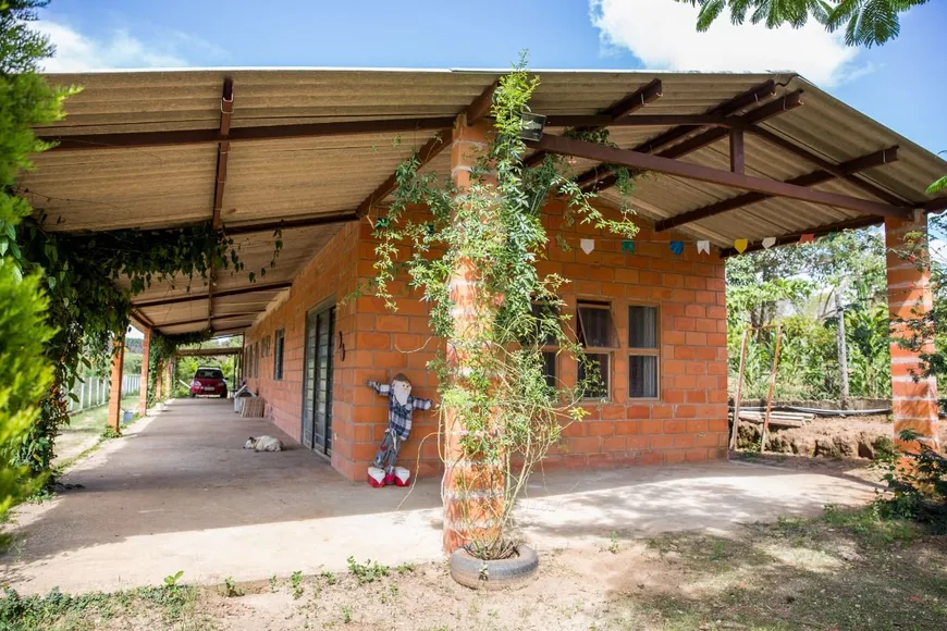 Foto 1 de Fazenda/Sítio com 3 Quartos à venda, 2400m² em Eden, Sorocaba