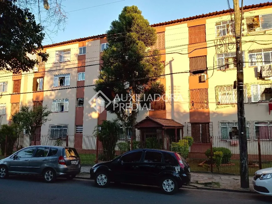 Foto 1 de Apartamento com 3 Quartos à venda, 69m² em Parque dos Maias, Porto Alegre