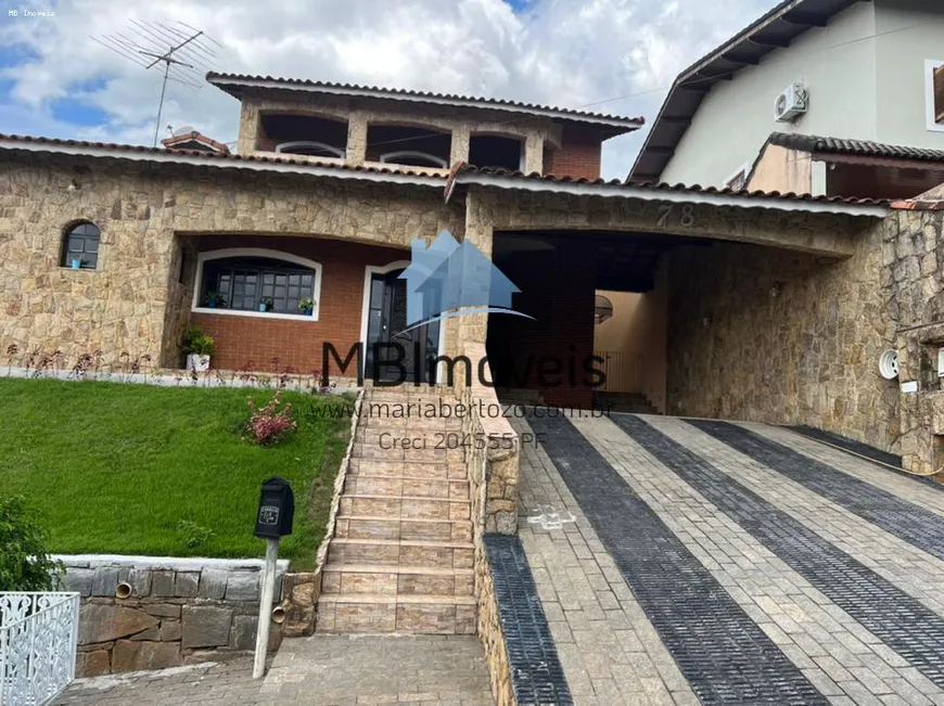 Foto 1 de Casa de Condomínio com 4 Quartos à venda, 230m² em Arujá Country Club, Arujá