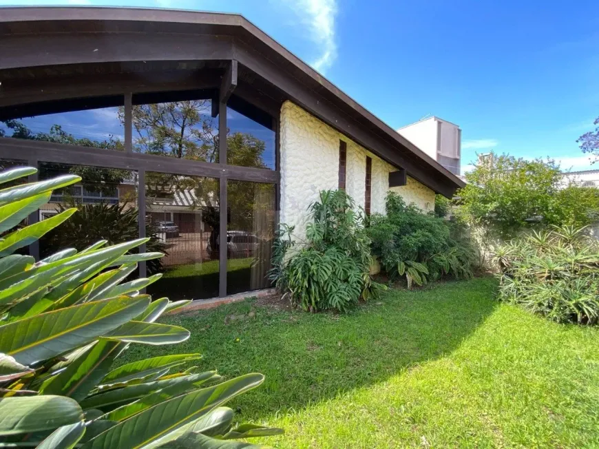 Foto 1 de Casa com 4 Quartos à venda, 280m² em Três Figueiras, Porto Alegre