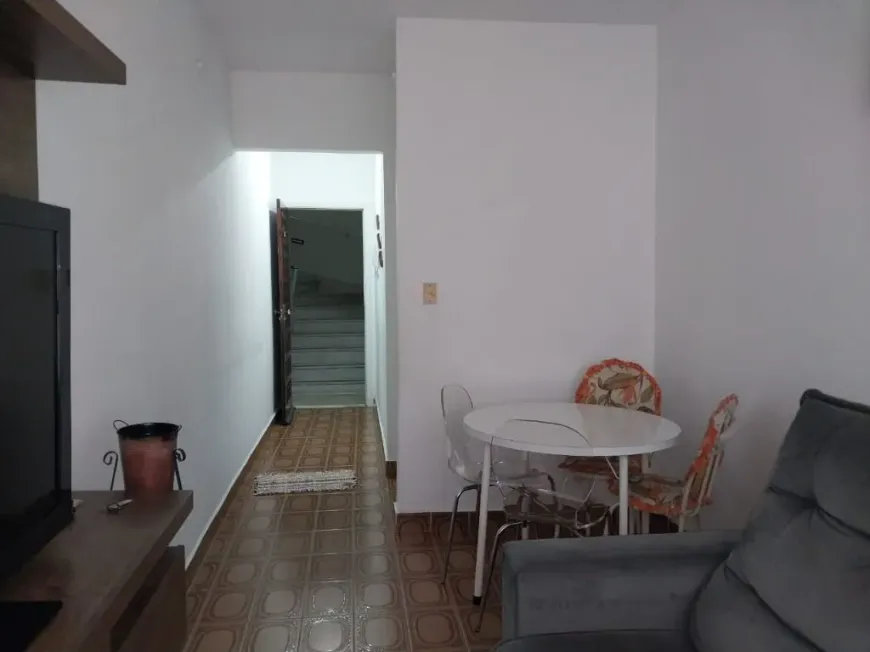 Foto 1 de Apartamento com 1 Quarto para alugar, 45m² em Vila Tupi, Praia Grande