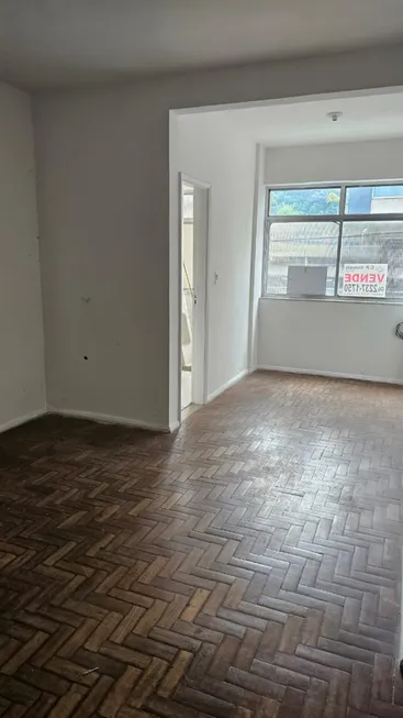 Foto 1 de Kitnet para venda ou aluguel, 25m² em Centro, Petrópolis