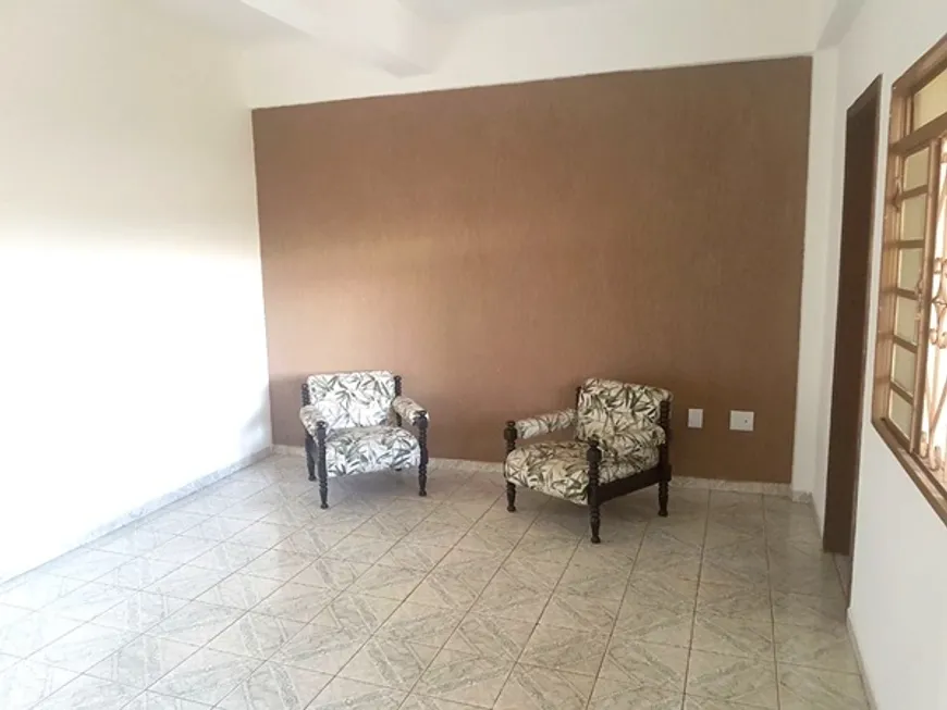 Foto 1 de Casa com 5 Quartos à venda, 180m² em Eldorado, Contagem