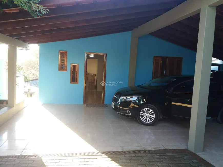 Foto 1 de Casa com 3 Quartos à venda, 168m² em Vila Nova, Porto Alegre